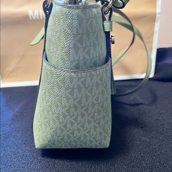 Michael Kors Sullivan Tote Sm Light Sage & Wallet - Picture 5 of 13